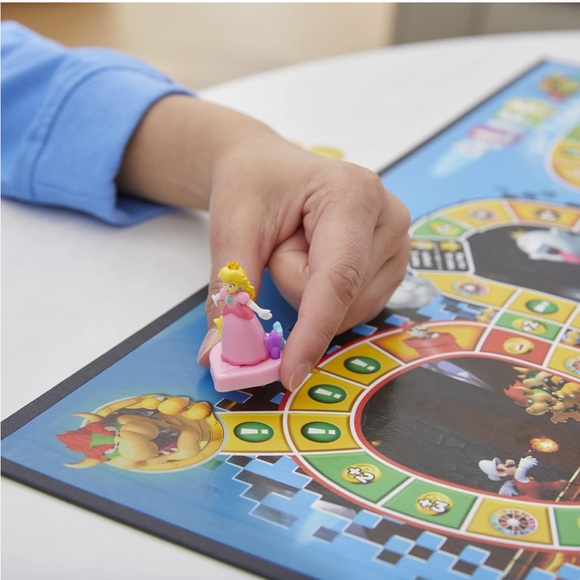 New Hasbro Super Mario Edition Board Game - Green and Red - Picture 8 of 9